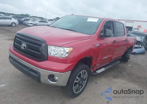 2011 Toyota Tundra Grade 5.7L V8 z USA, uszkodzony, nr VIN 5TFDW5F10BX163500